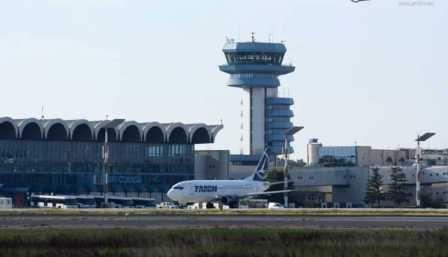 Aterizare de urgenta pe Aeroportul Internațional Henri Coandă București, unde o aeronava a semnalat detectarea unor posibile probleme tehnice