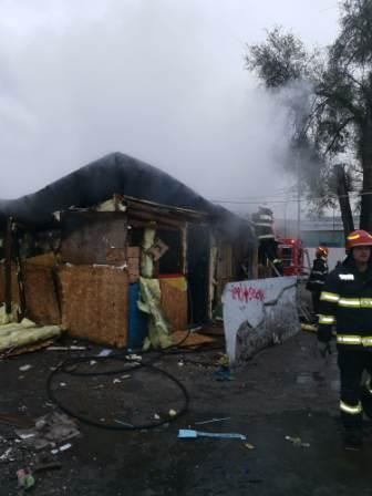 Intervenție la un incendiu care a afectat o locuință pe strada Cantonului
