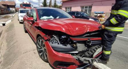 Accident rutier în Luncani , unde trei autoturisme au fost avariate