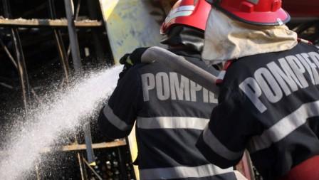 Intervenție la un incendiu care a cuprins o anexă gospodărească în localitatea Luncani